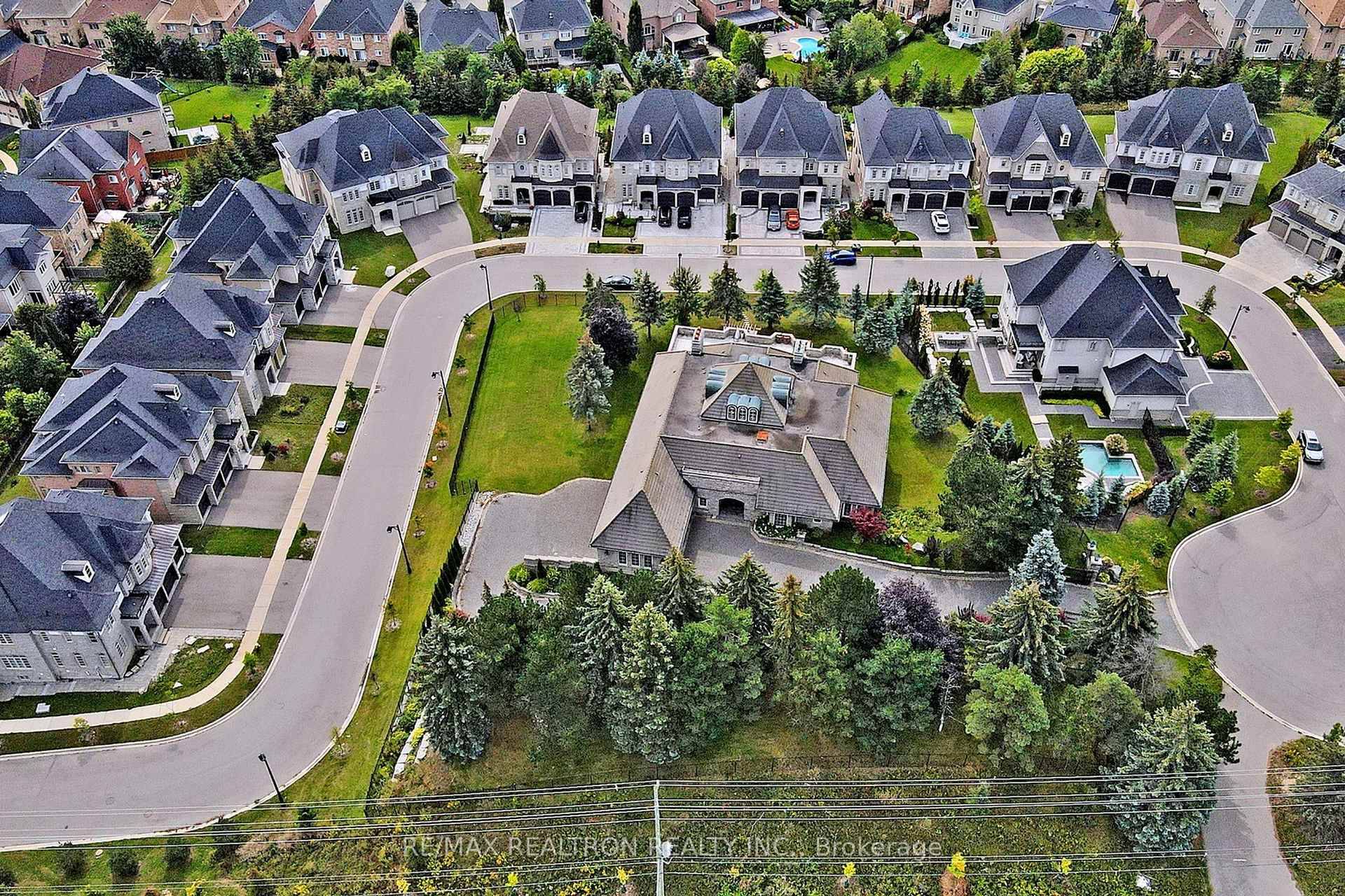 Approved Severance for 5 LOTS amp ; 5 Stately homes to be built in Richmond Hill !
