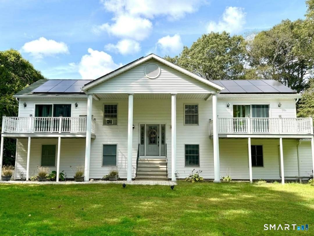 Lake Life Awaits ! This sprawling 6 bedroom, 3 bathroom with water views is available.