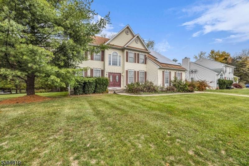 Welcome to 23 Margaret Drive at Hampton Chase !