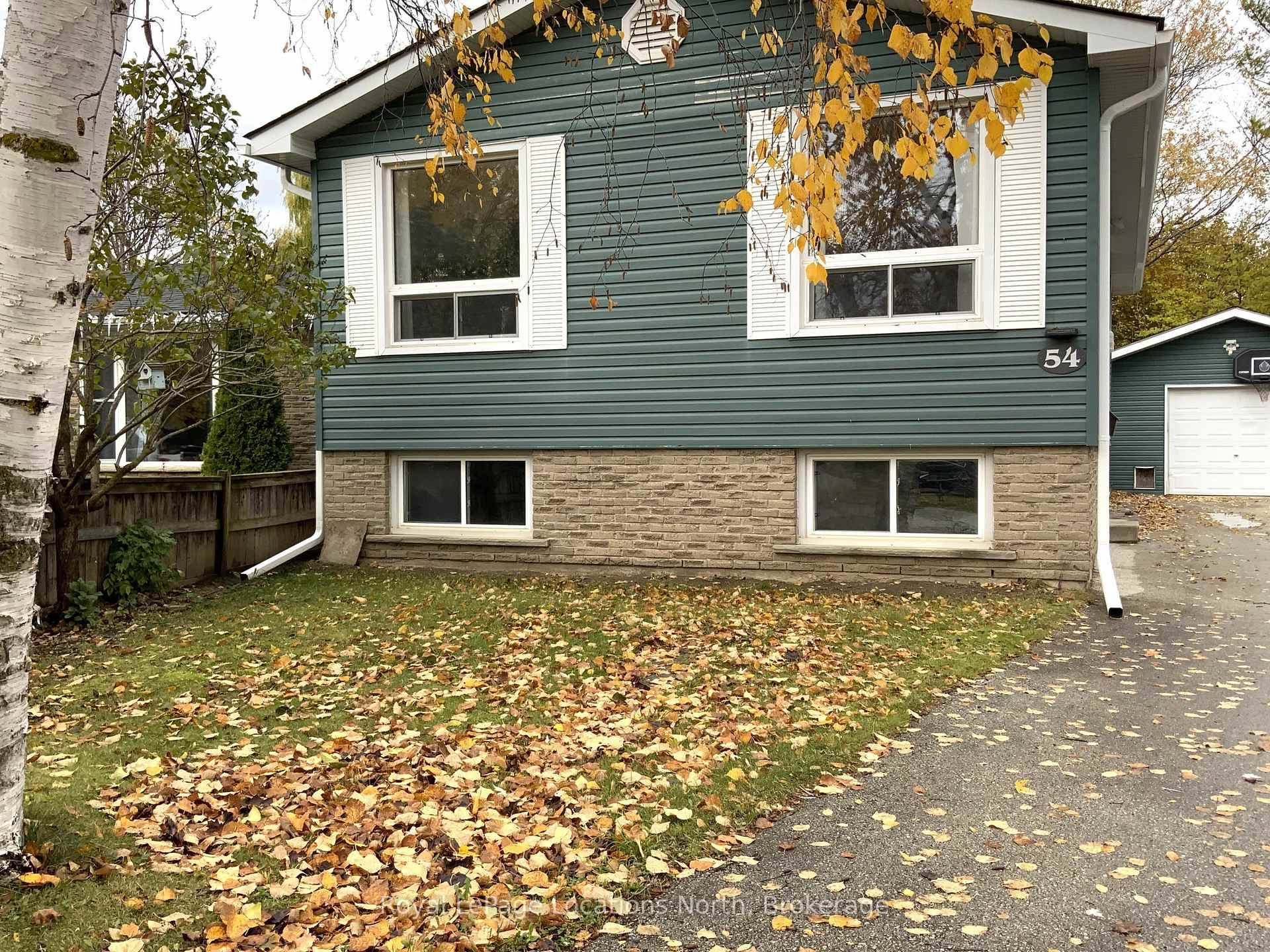 Welcome to 54 Courtice Crescent a beautifully updated, move in ready home in one of Collingwood's most family friendly neighborhoods.