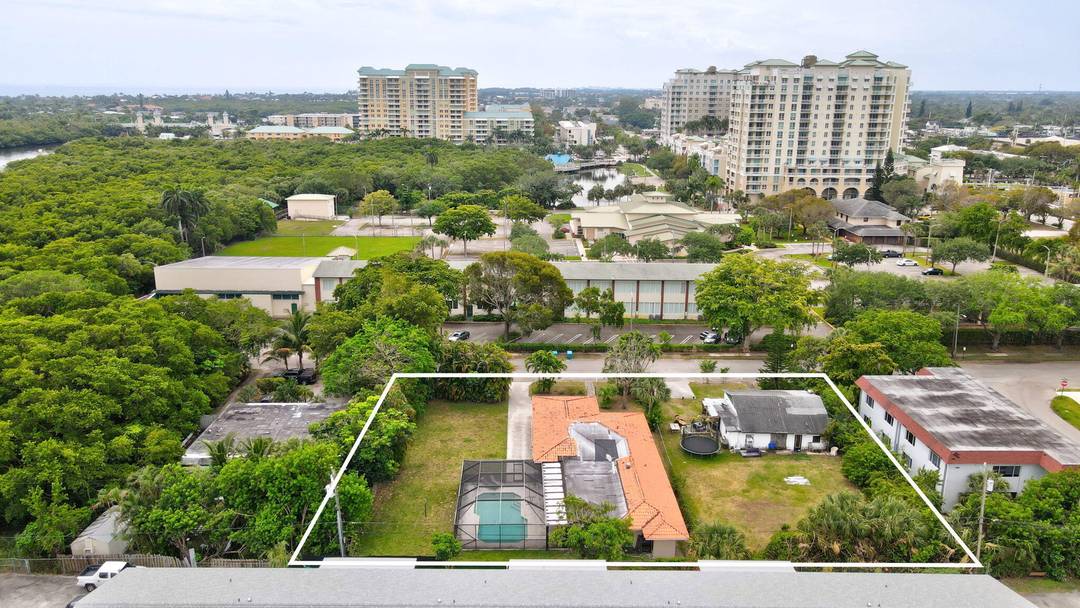 Rare INVESTOR development opportunity in the heart of Downtown Boynton Beach !