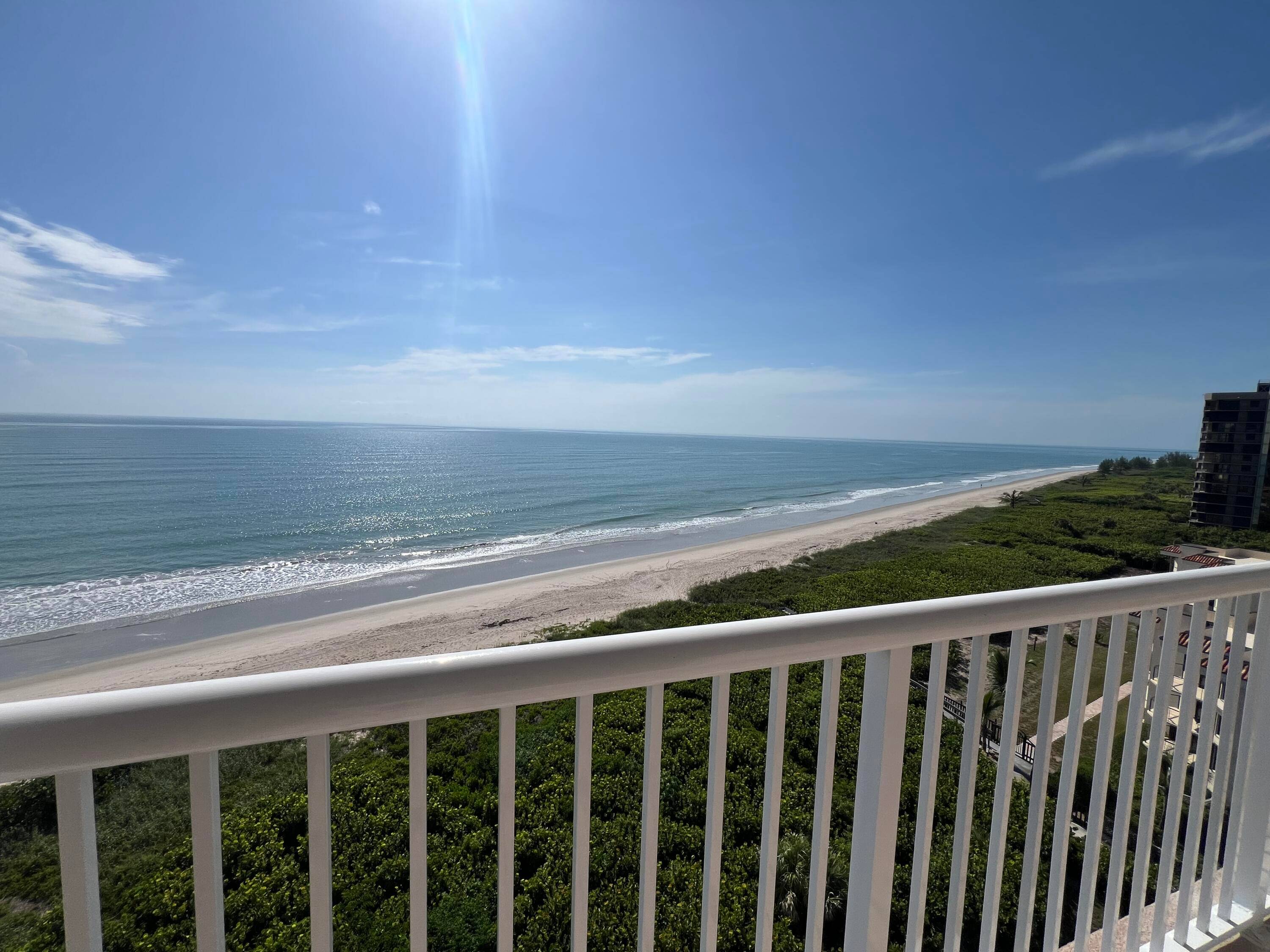 ANNUAL RENTAL Welcome to Oceanique, one of the finest oceanfront residences on the exclusive Hutchinson Island.