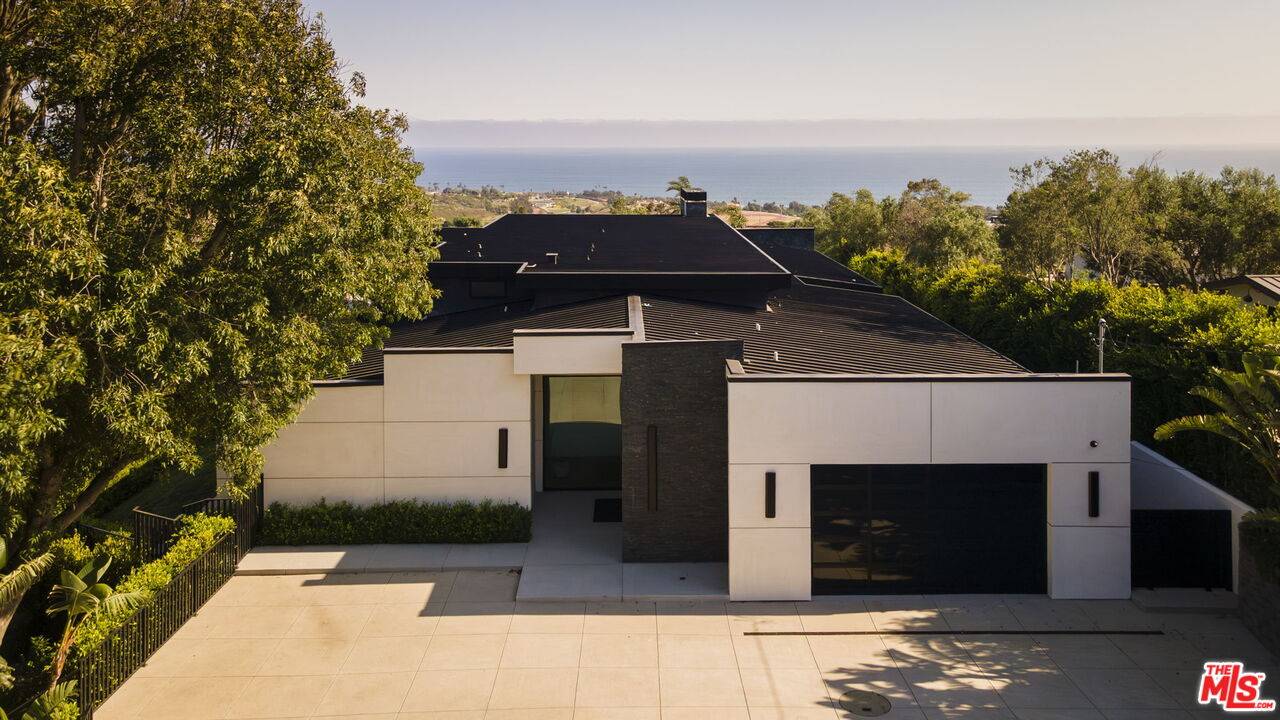 29800   Cuthbert Rd 6BR Malibu La