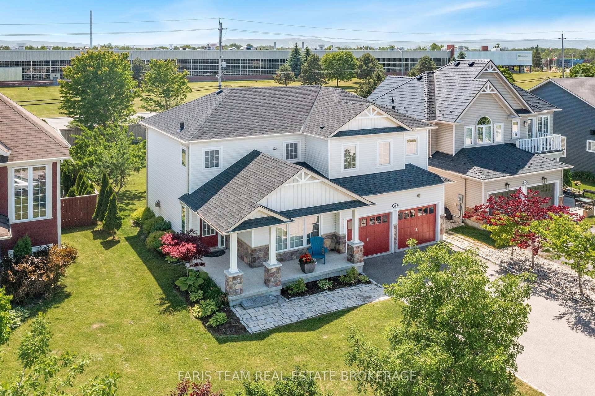 Top 5 Reasons You Will Love This Home 1 Welcome to this 'Cameron Model' by Eden Oaks, settled in a prime location steps away from Georgian Bay, Sunset Point Park, ...