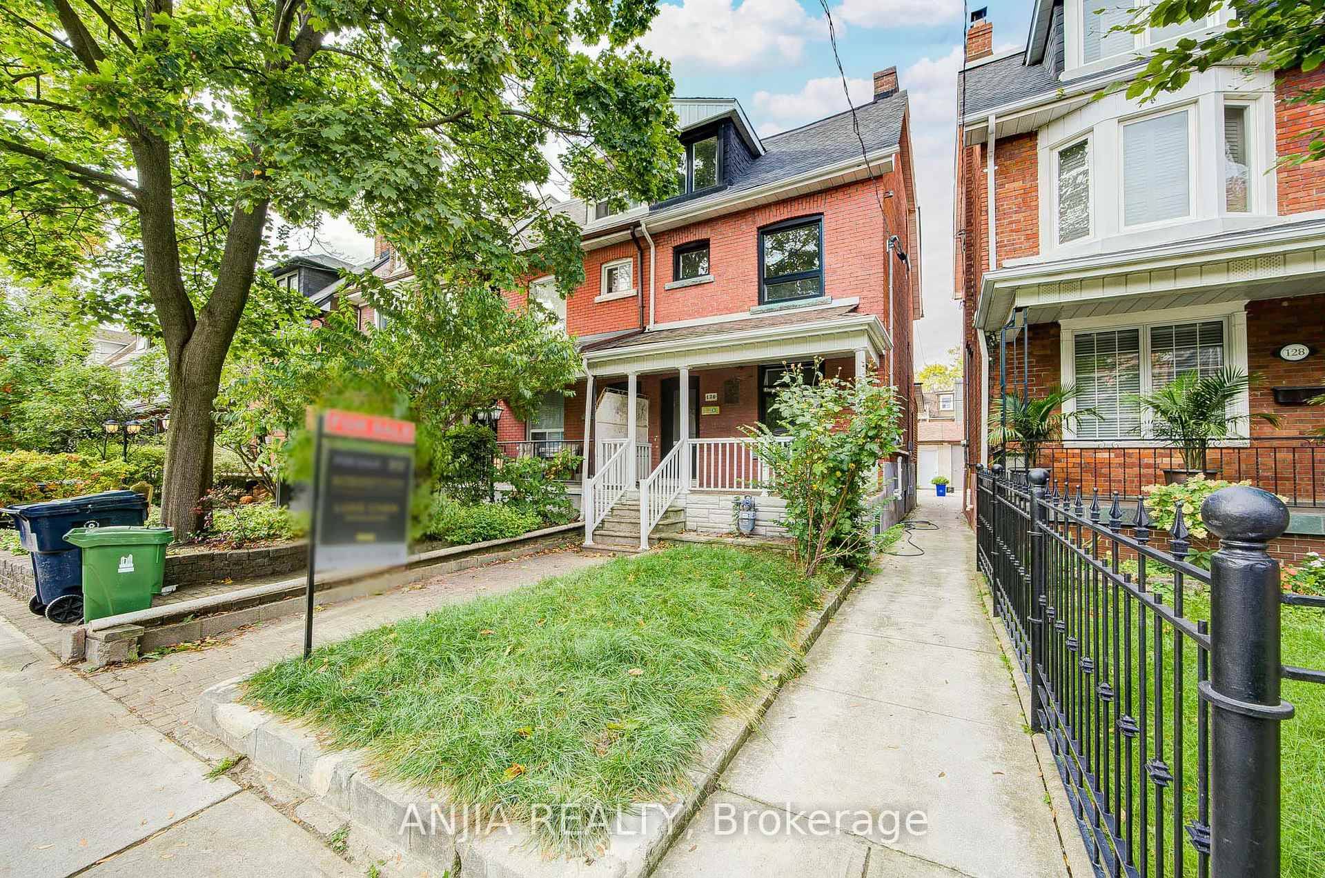 Welcome to 126 Grace Street !