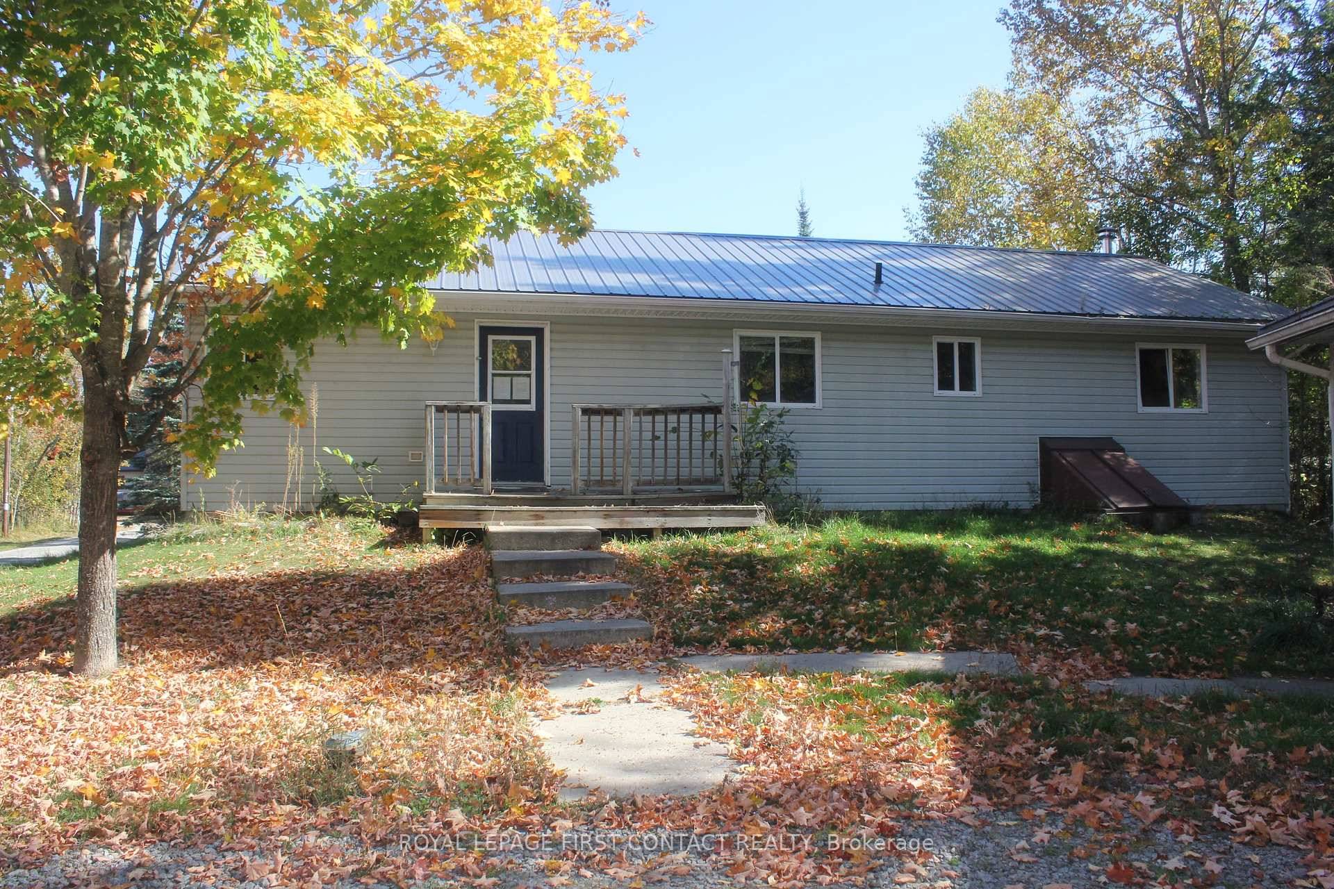 Looking for an affordable home or cottage on beautiful Bay Lake ?
