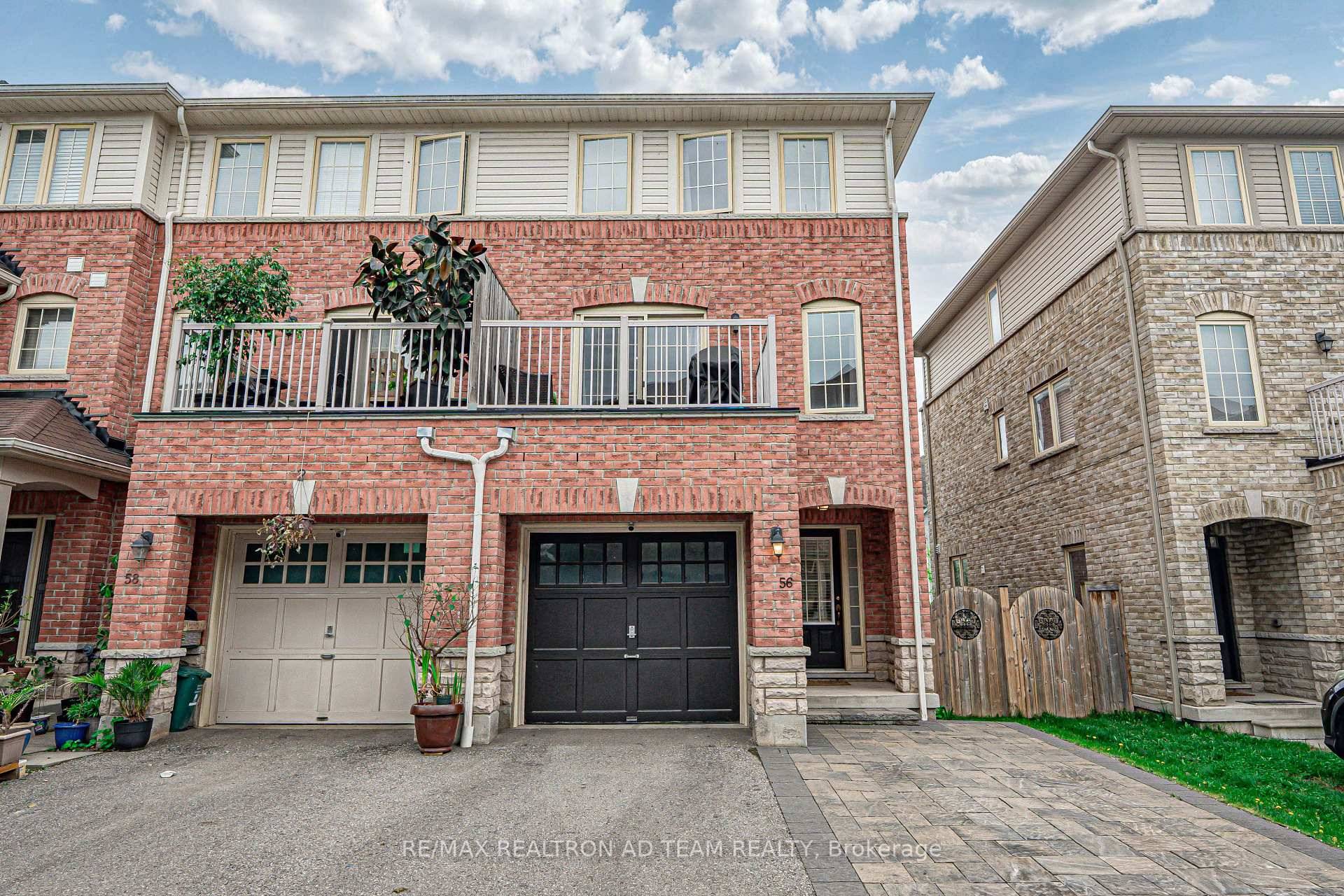 Bright amp ; Spacious End Unit Townhome Featuring A Functional Open Concept Layout And Two Convenient Entrances !