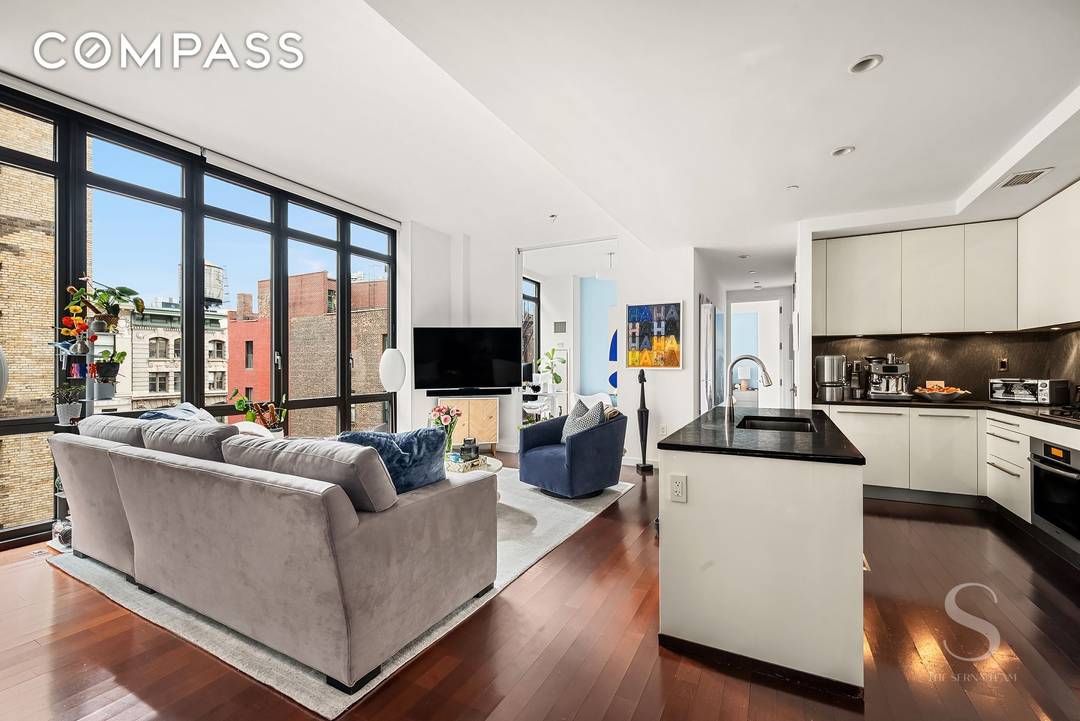 Welcome to 4 West 21st Street, a beautifully designed two bedroom, two bath loft condop in the heart of Flatiron, where sophisticated design, full service amenities, and exceptional flexibility come ...