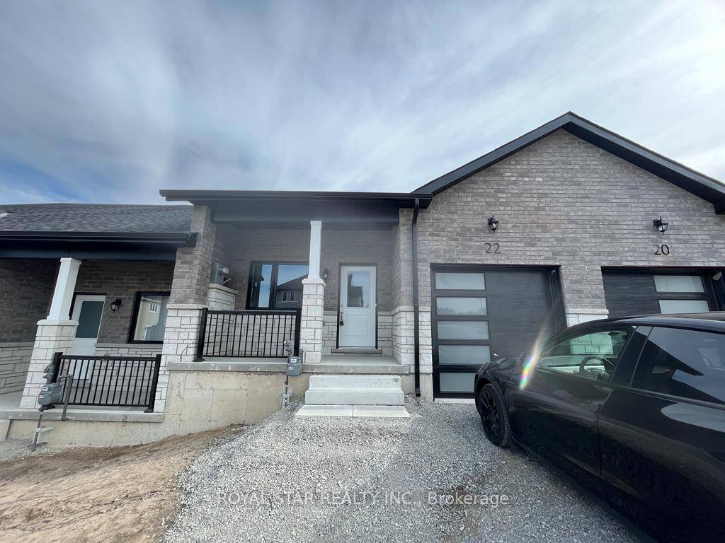 Less Than 2 Years Old, beautiful Freehold 2 Storey Townhouse.