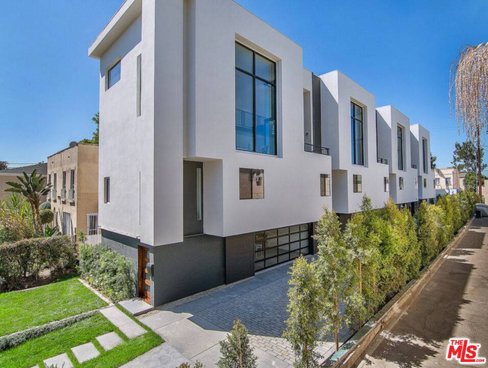 5002 N Patagonia Ct 3BR Mid Wilshire La