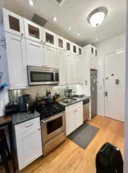Available by July 9th.. This spectacular 2 bedroom apartment features stainless steel appliances, hardwood floors throughout the unit, exposed bricks, modern kitchen with dishwasher and microwave.