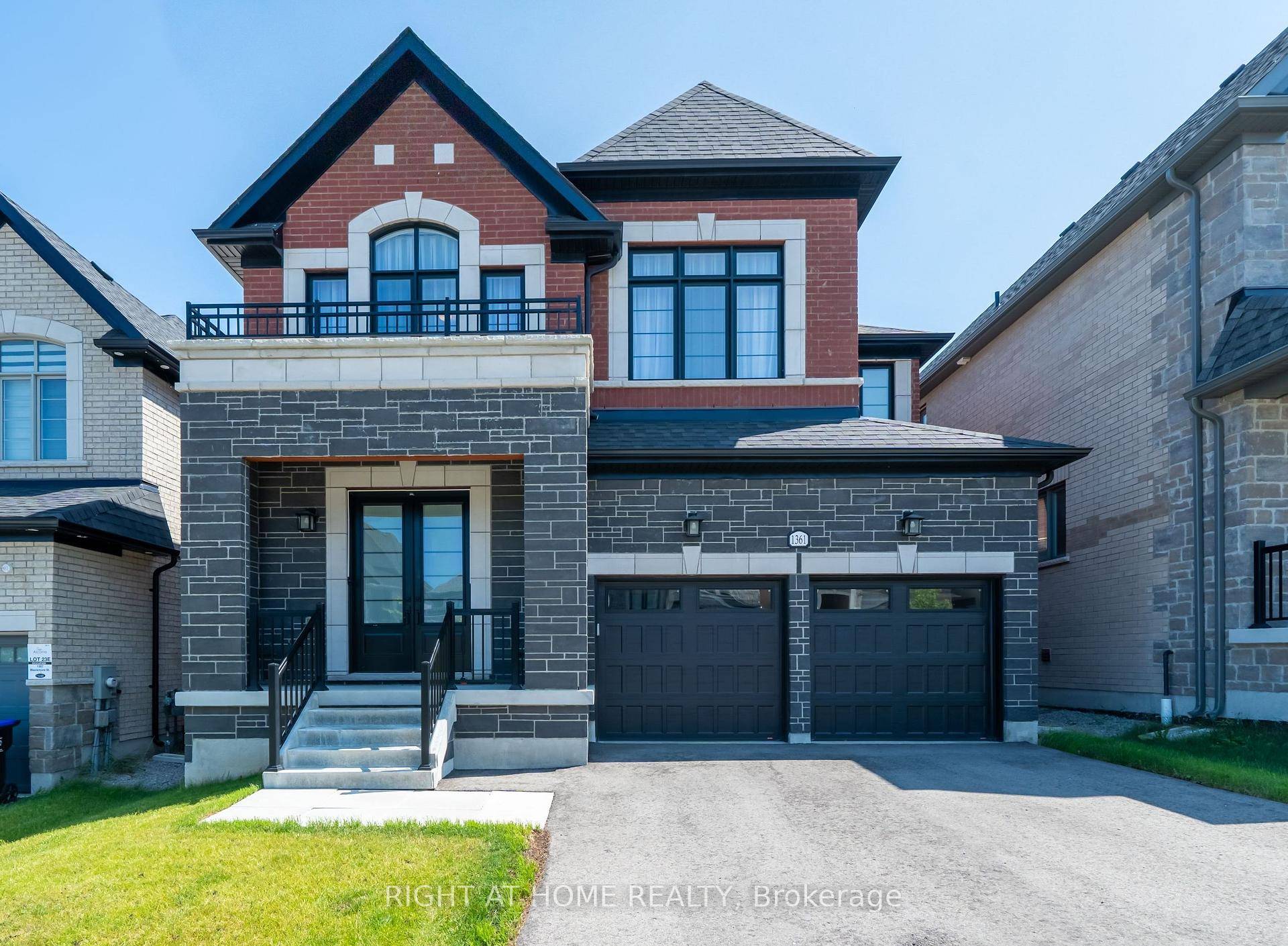 Proud Ownership ! ! ! Luxurious And Remodelled Masterpiece !