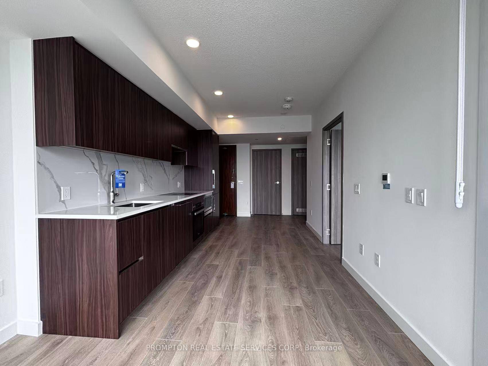 Brand New Luxury Condo at Concord Canada House Toronto Downtowns Newest Icon Beside CN Tower and Rogers Centre.