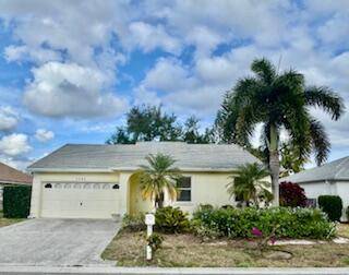 Charming 3 Bedroom, 2 Bathroom Home in Fairway Isles Step into this charming home featuring a split floor plan for added privacy.