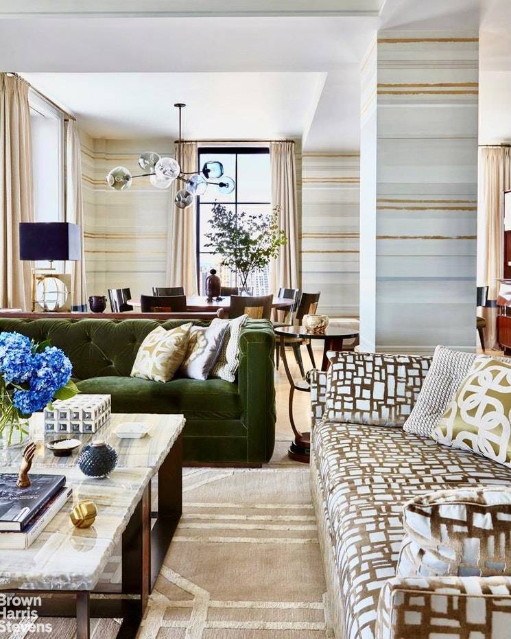 Residence 17BC is a seamless combination incorporating a contemporary sensibility and style within the traditional architectural vernacular of the esteemed architect, Ralph Walker.