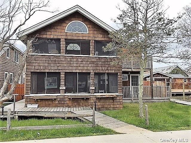 Beautiful 2 story house sleeps 9 !