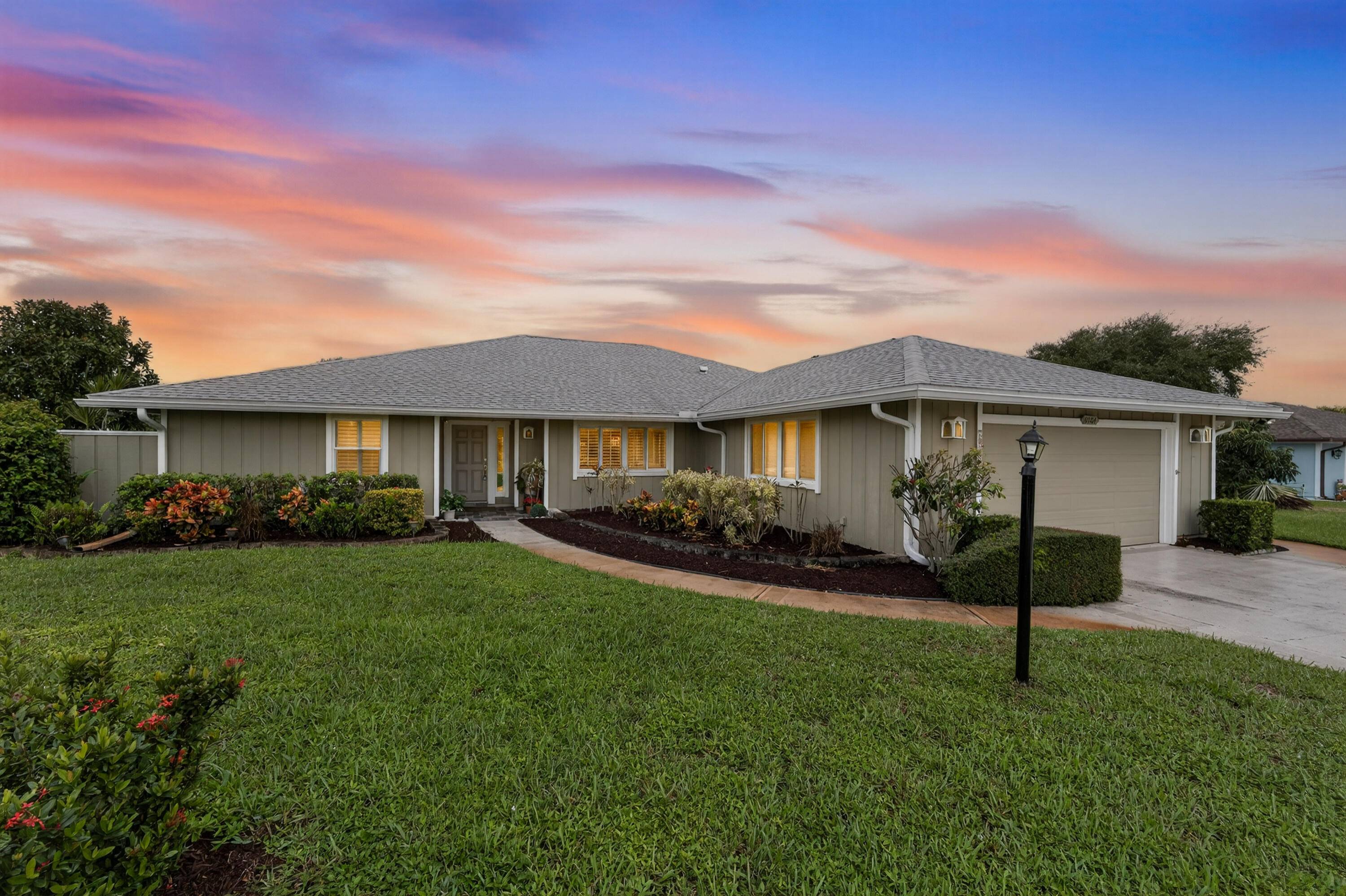 Welcome to your private retreat in the highly desirable Heritage Ridge neighborhood.