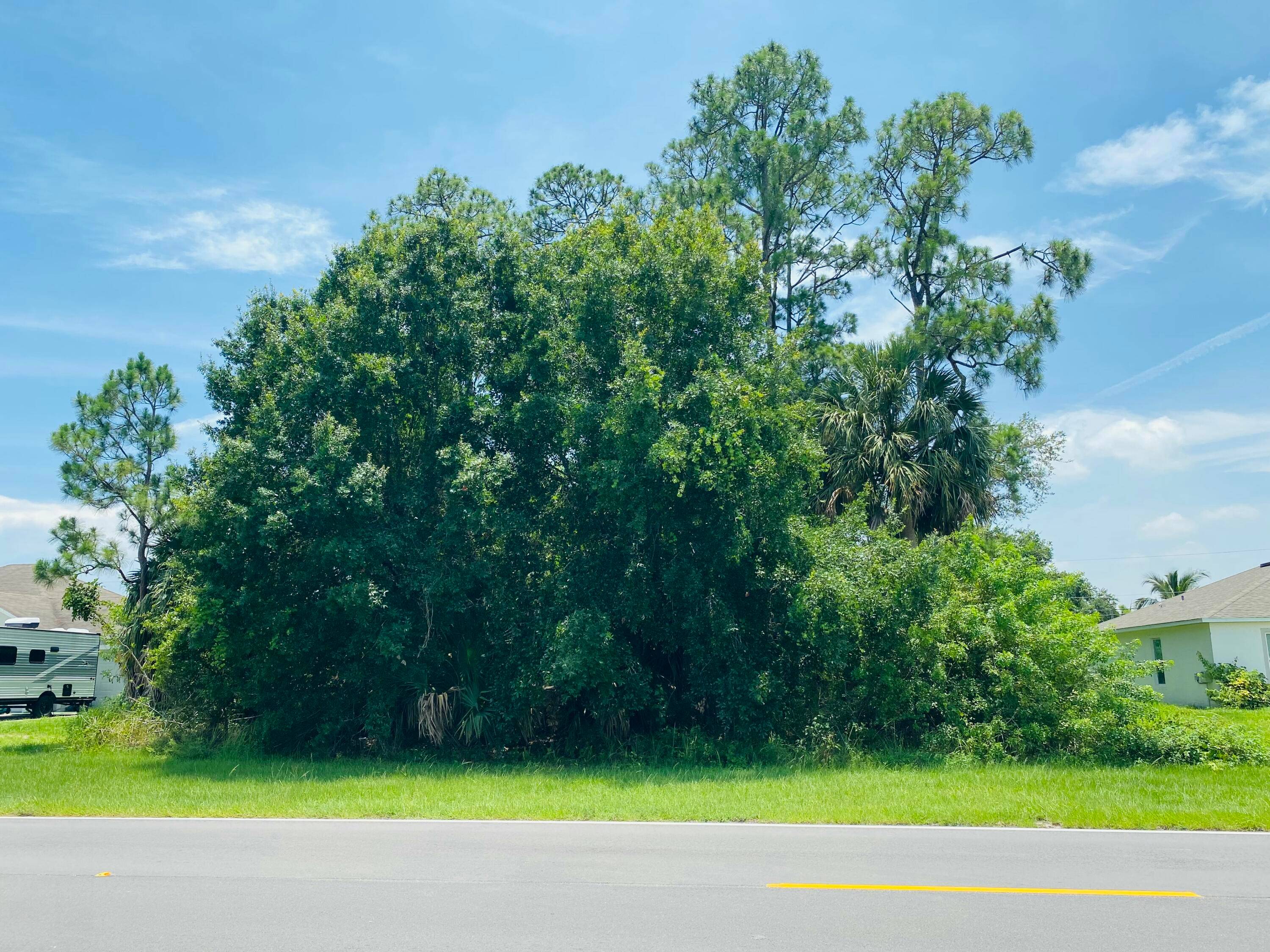 Residential Building Parcel in the Palm Trails neighborhood near the heart of Port St.