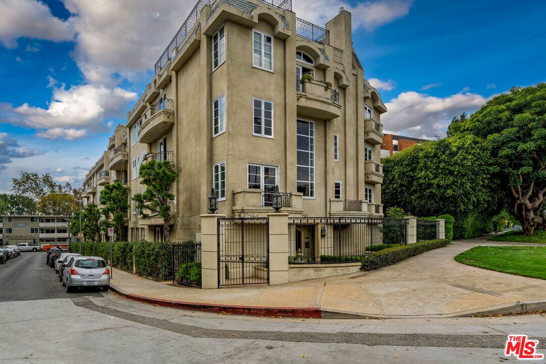 11740  W Sunset Blvd 2BR Brentwood La