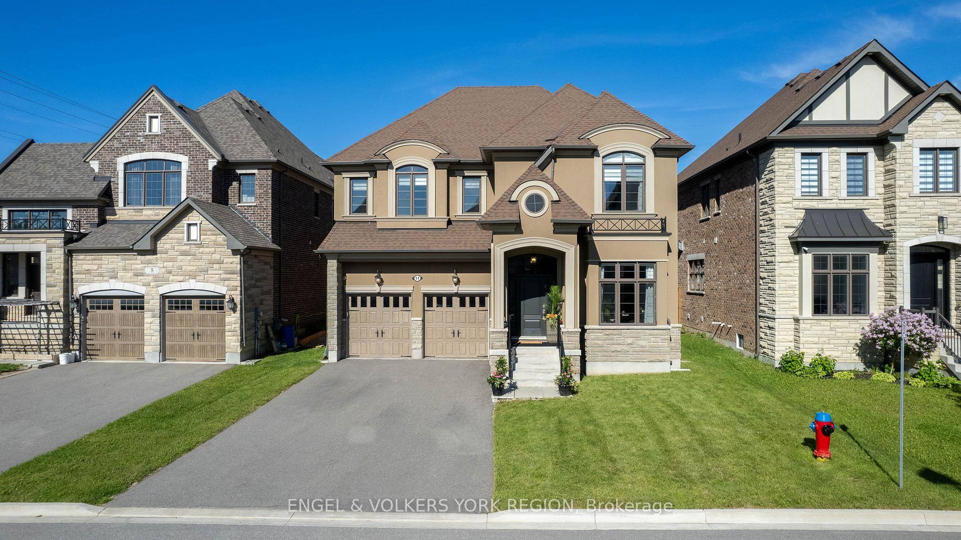 Located in an exclusive enclave in King City known for its luxurious homes, mature trees, and exceptional privacy, this stunning designer residence offers 3, 820 sq.