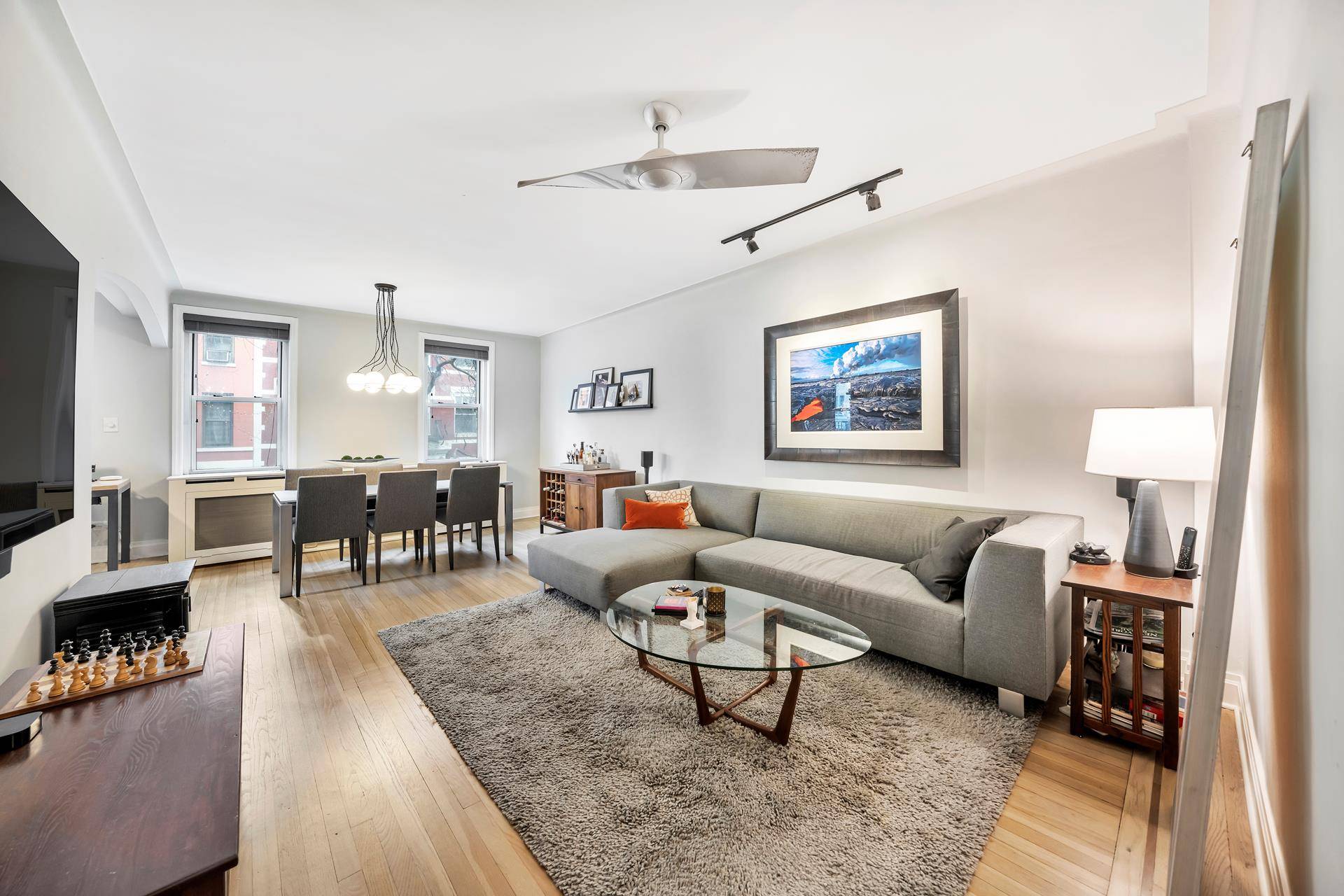 Mint, Modern and Renovated !