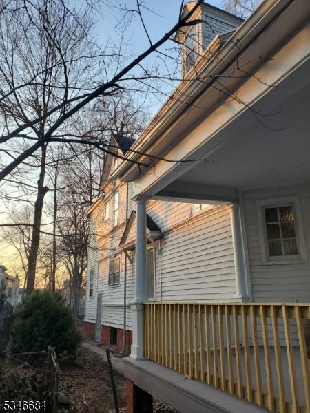 Charming Home with Endless Potential in a Prime Location !
