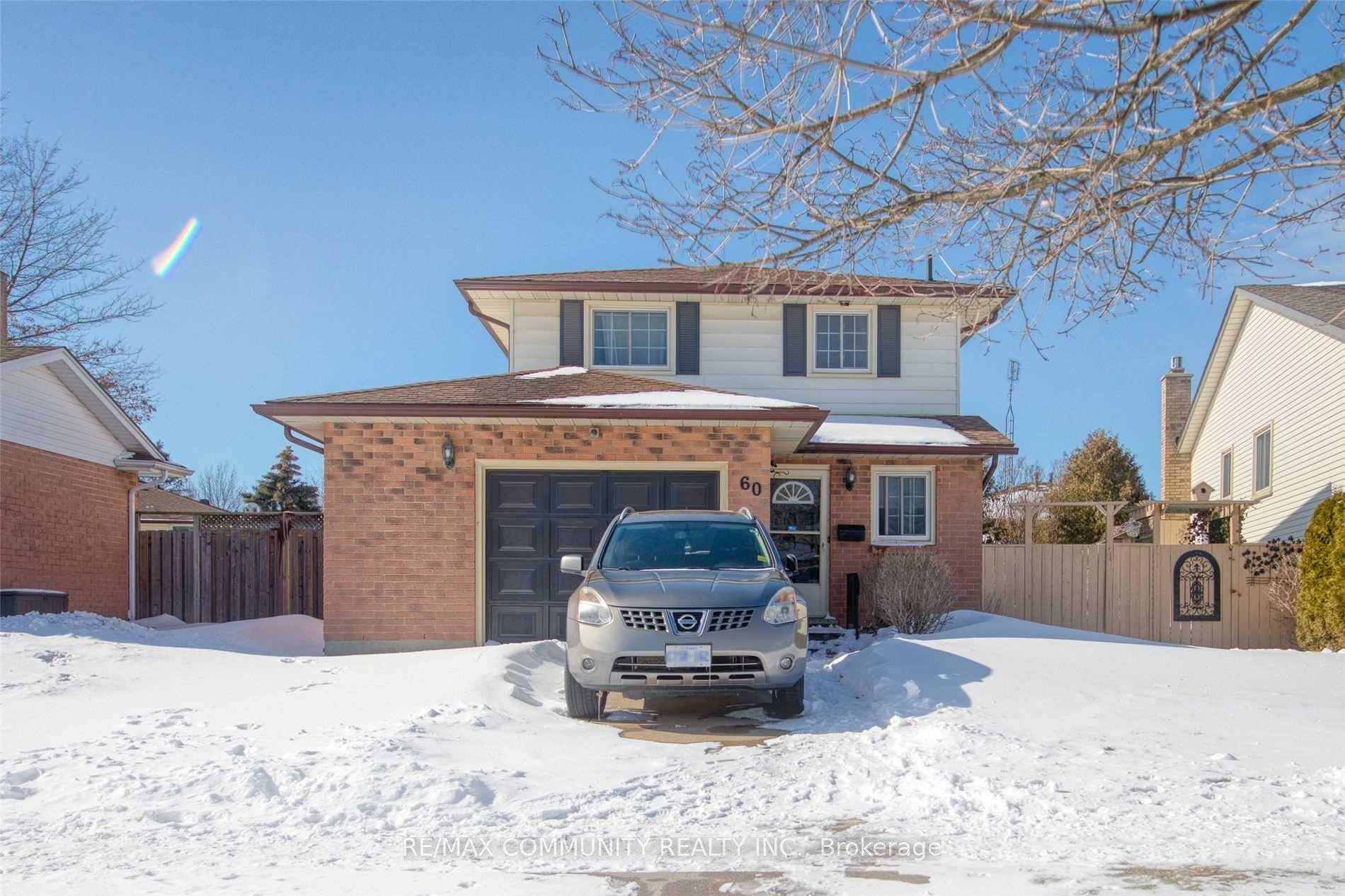 Beautiful Detached Home In Thorold, Mins From Brock University, Tons Of Upgrades, Completed Basement, 3 1 Bedroom, Hardwood Floors, Amazing For End User Family Or Investor Rental