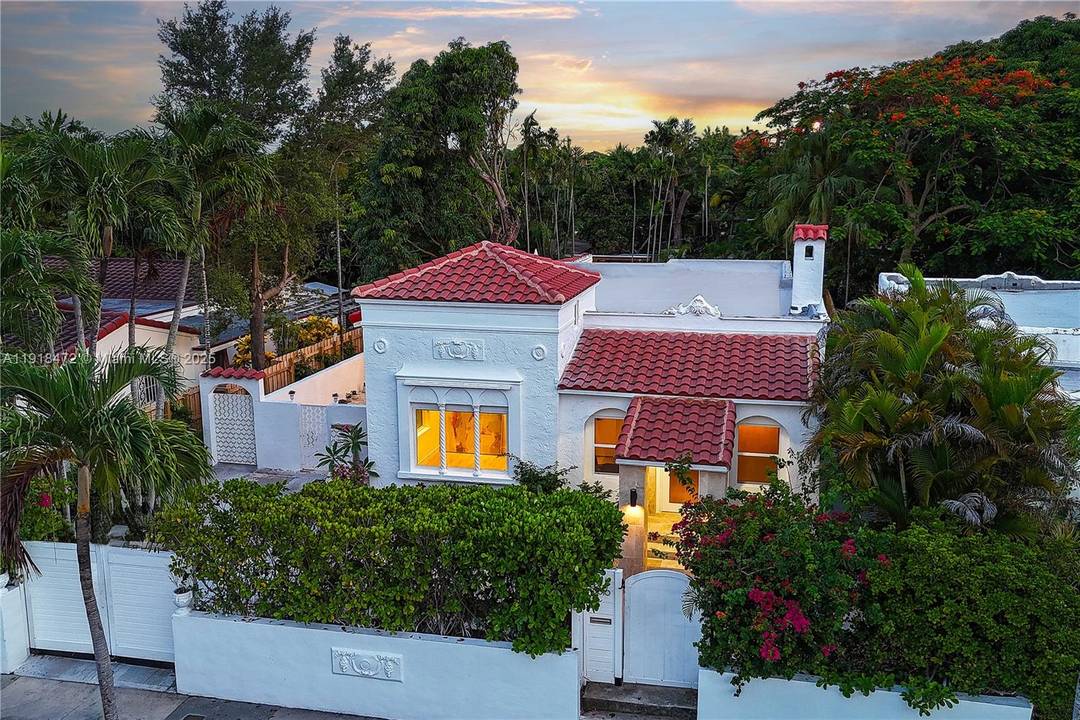 Nestled at the edge of Silver Bluff, just one block from Coral Gables, behind a tall private fence, lies this amazing Oasis.