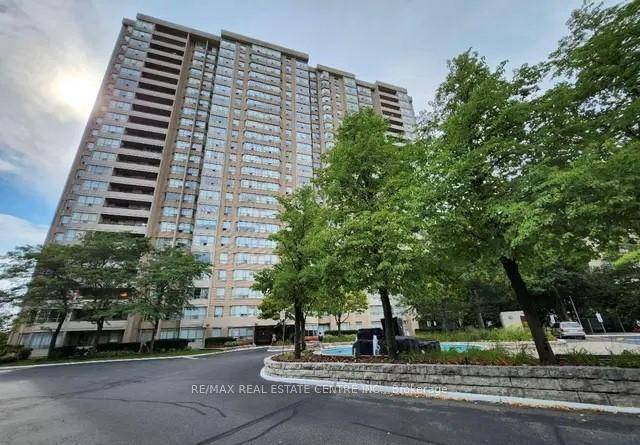irst Time Buyers Completely Renovated Unit With New Appliances 3 Bedroom And Solarium Den 2 Washrooms One With New Standing Shower New Zebra Blinds Throughout Minutes to 401 407 410 ...