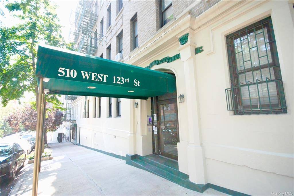 Welcome to Apartment 43 at 510 West 123rd Street, your charming retreat in the heart of vibrant Morningside Heights !