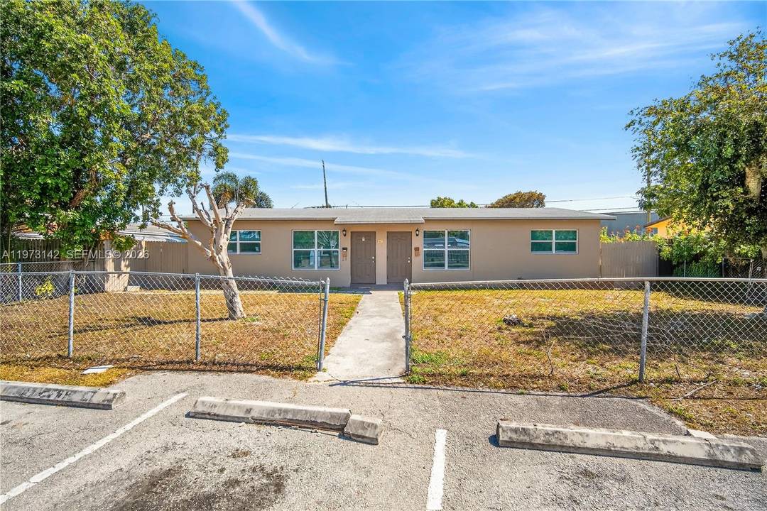 Fully occupied and fully renovated duplex offering a prime turnkey investment opportunity.