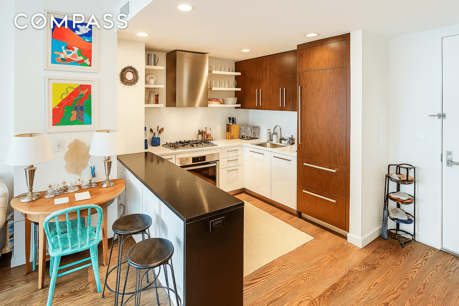 Welcome to Residence 6L, a beautifully designed one bedroom home in one of Chelsea s most sought after boutique condominiums.