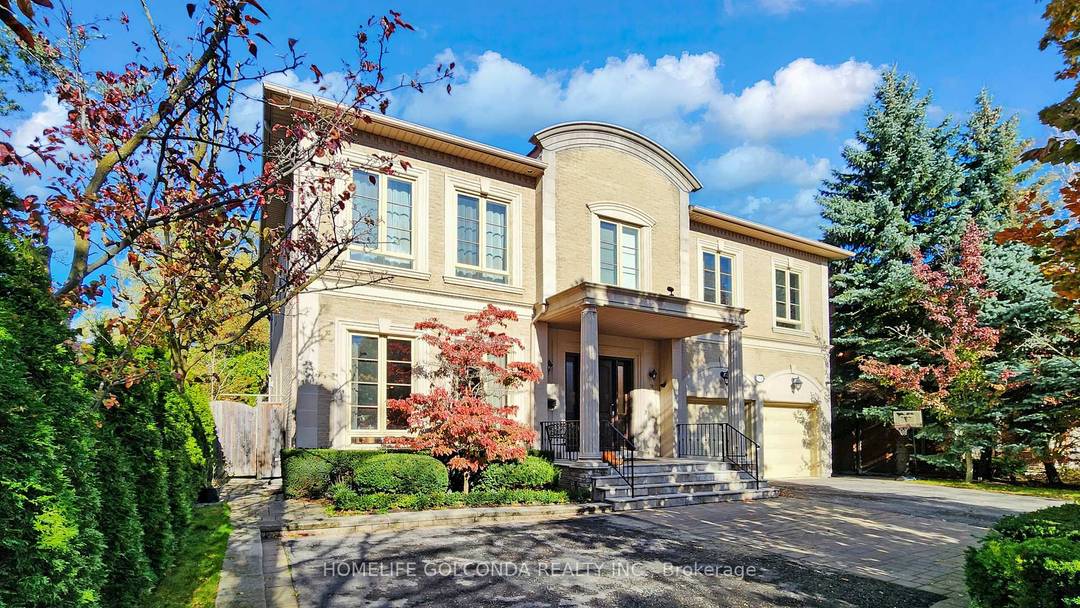 Welcome to this exceptional residence in the prestigious St.