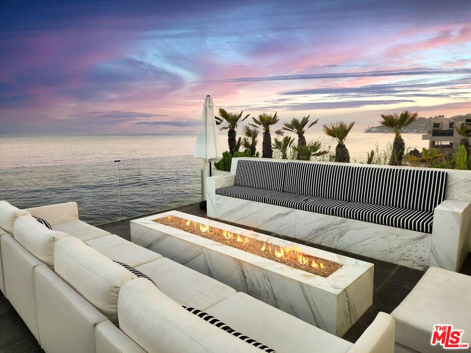 26122   Pacific Coast Hwy 5BR Malibu La