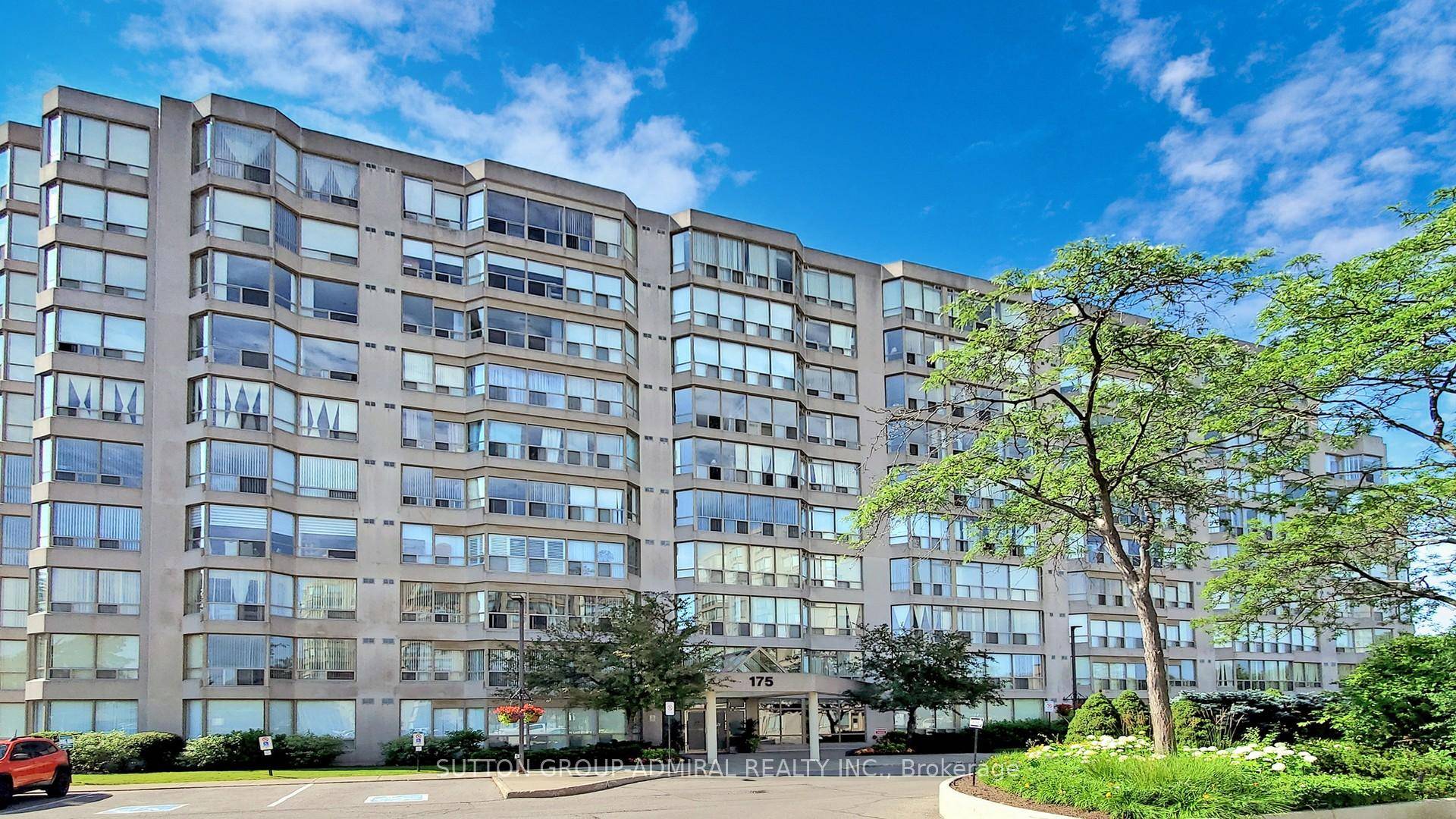 Welcome to 175 Cedar Ave 410, a bright and beautifully upgraded 1 bedroom solarium, 2 bathroom suite offering 809 sq ft of functional living space in the heart of Richmond ...