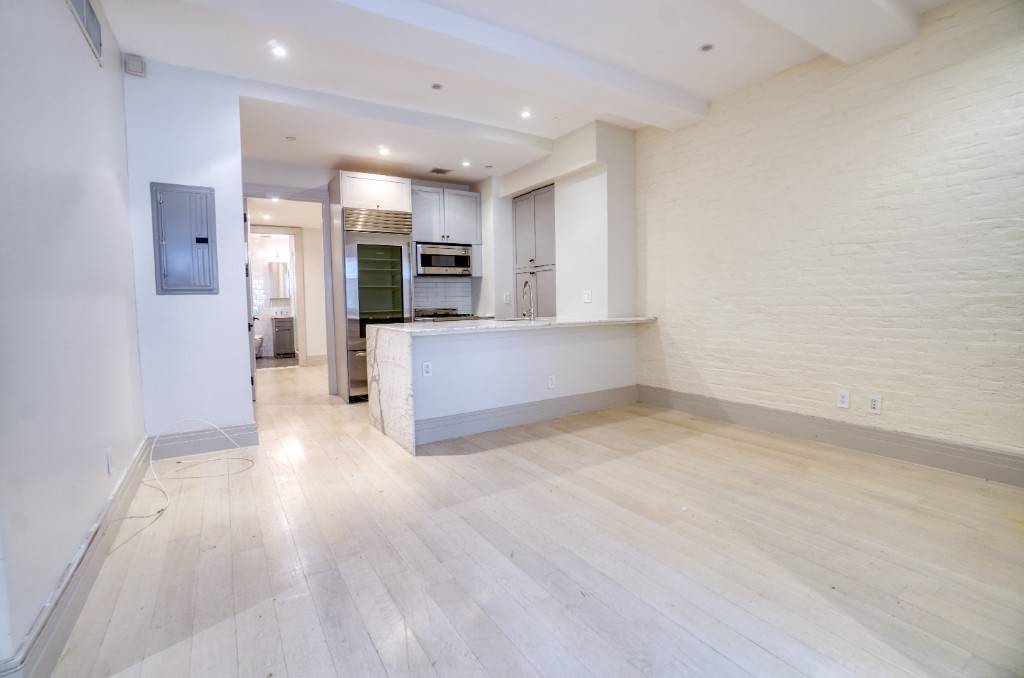 Newly Renovated 3Bedroom Residence in an Elevator Loft Building in NoMad !