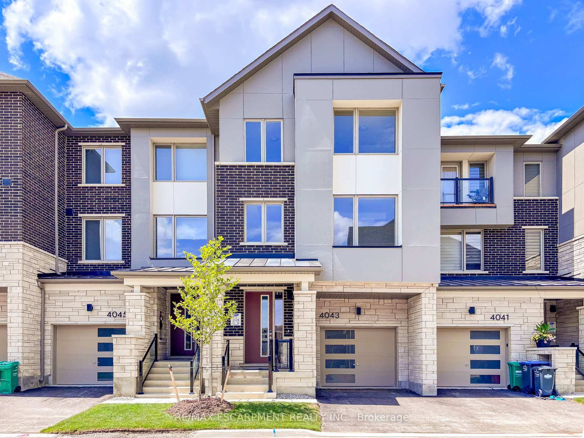 Step Into This Captivating Modern Townhouse Nestled In The Vibrant Heart Of Churchill Meadows.