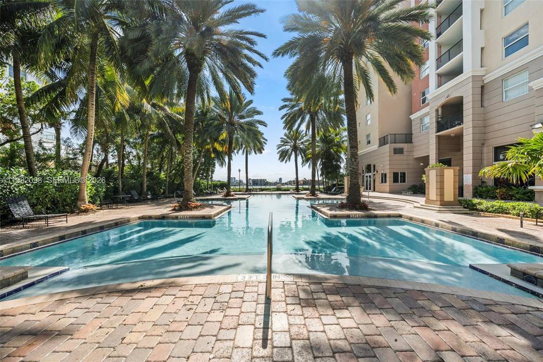 Spacious Renovated Corner Residence in Porto Bellagio Sunny Isles Beach Beautifully renovated 2 bedroom, 2 bathroom corner apartment in the highly desirable Porto Bellagio Condominium, ideally located in the heart ...