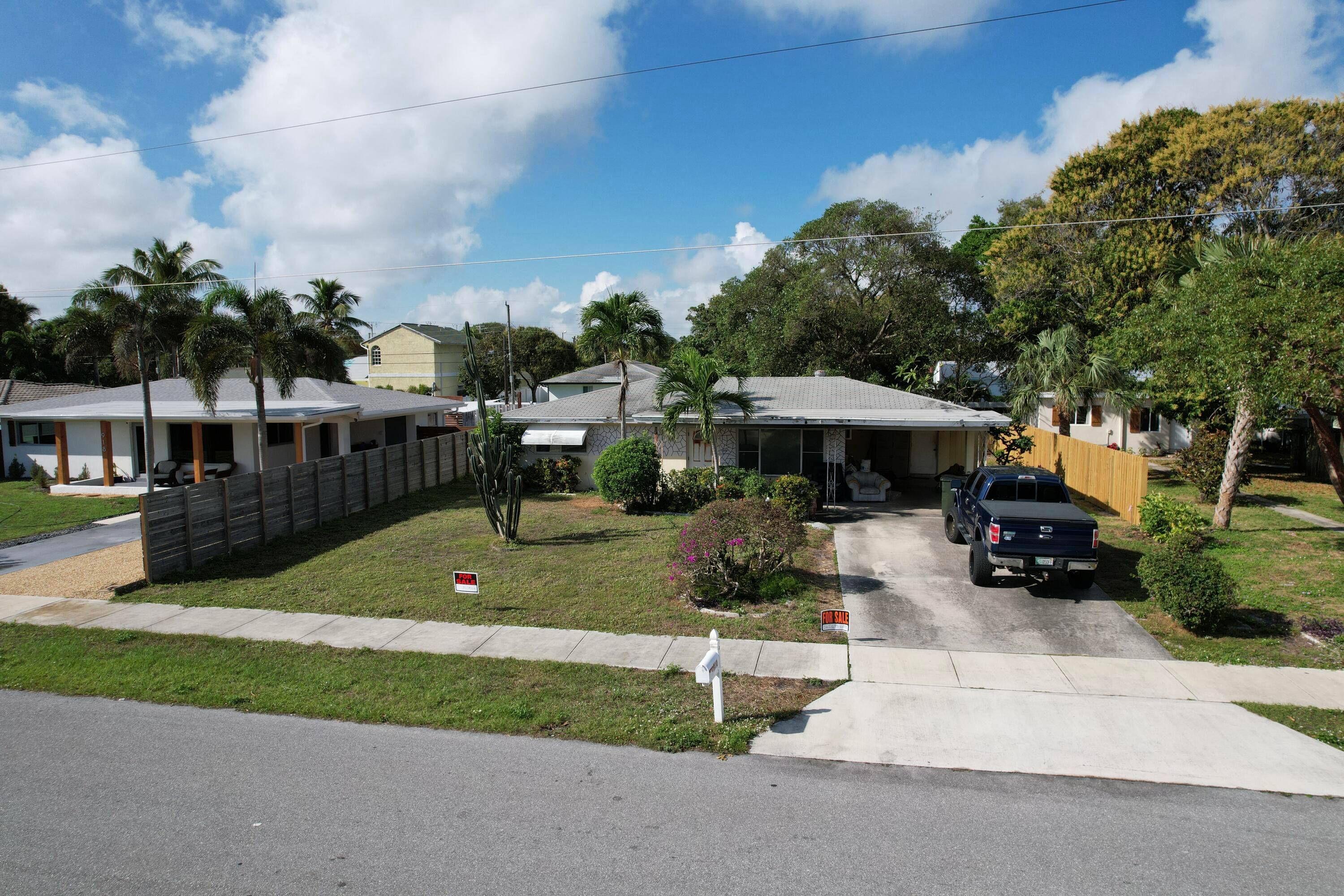Check out this gorgeous fixer upper in the prestigious city of Downtown Delray Beach that is waiting for your creative touch.
