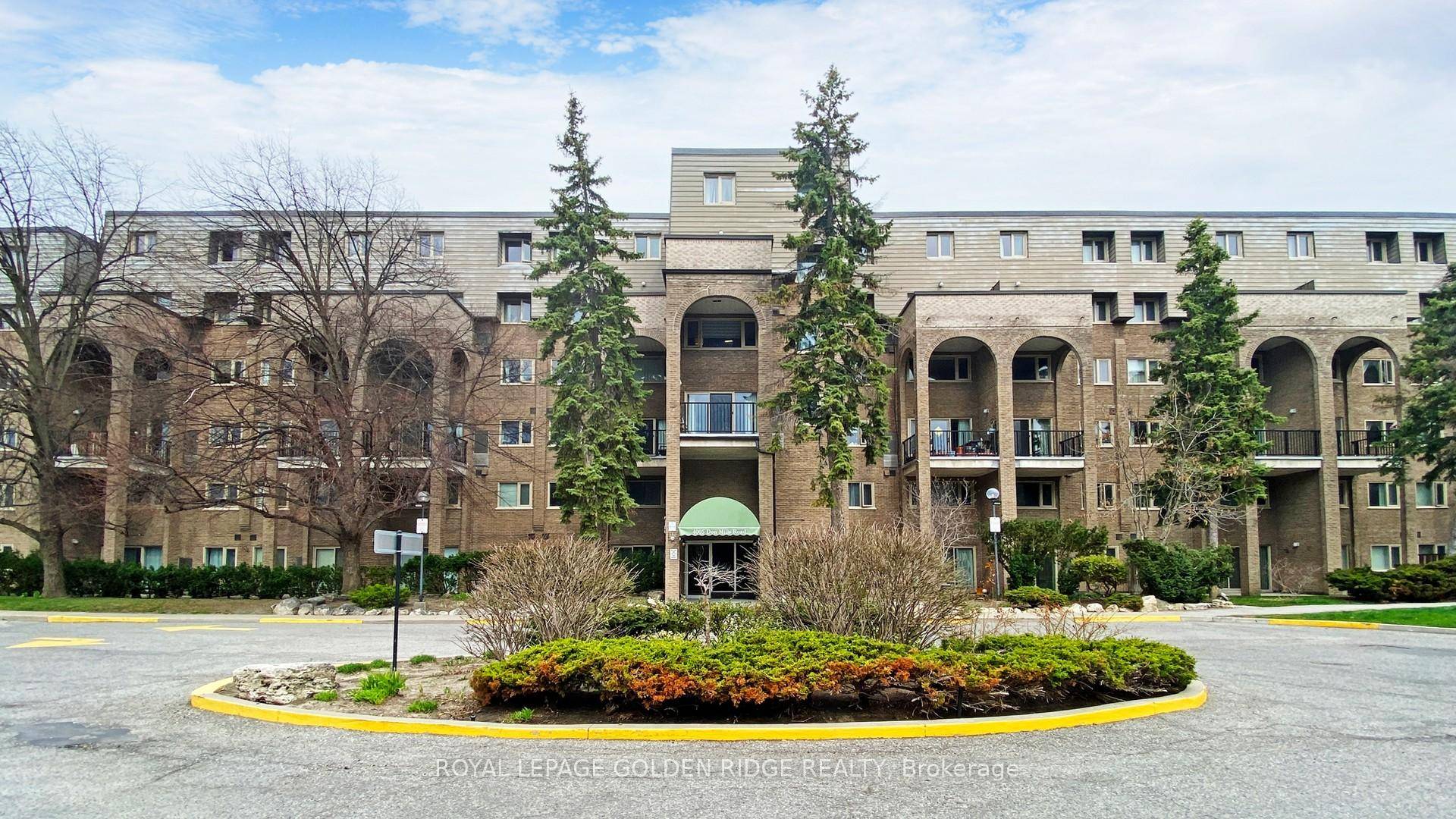 Renovated 3 Bedroom 2 Storey Tridel Condo in Prime Location Bright, spacious, and move in ready !