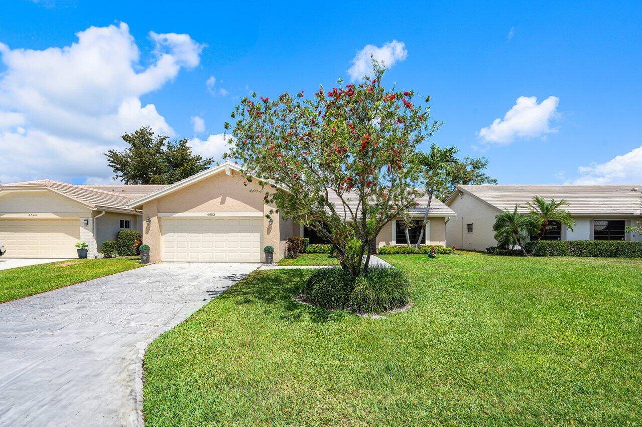 Camino Woods II is a unique small 55 community made up of 49 homes, making it a centered and friendly neighborhood in the Boca del Mar area.