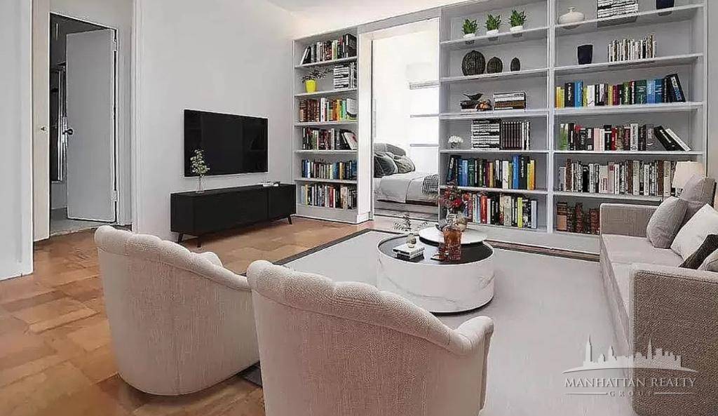 FLEX 2BR Wall up Call or text anytime 3 blocks away from grand central All bedrooms fit a queen, desk amp ; dresser furniture ABUNDANCE of natural LIGHT in the ...