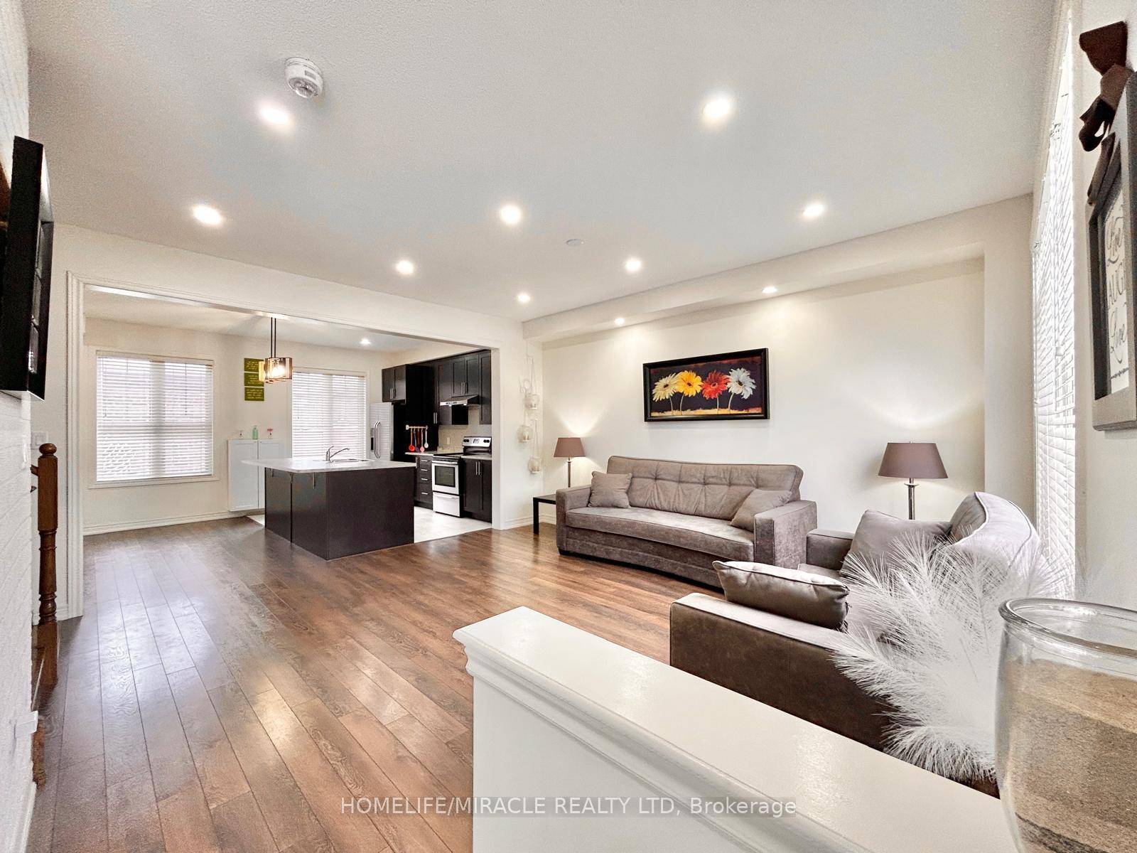 Meticulously Clean Paradise Builder built Excellent FREEHOLD 2 STOREY Townhouse in Northwest Brampton perfect blend of comfort and style.
