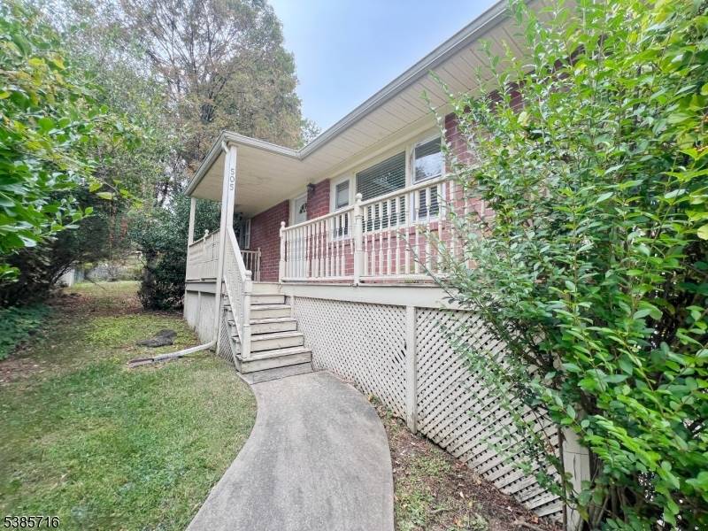 Located in the desirable Landing section of Roxbury, this raised ranch home features 2 bedrooms and 1 bathroom on the main floor.