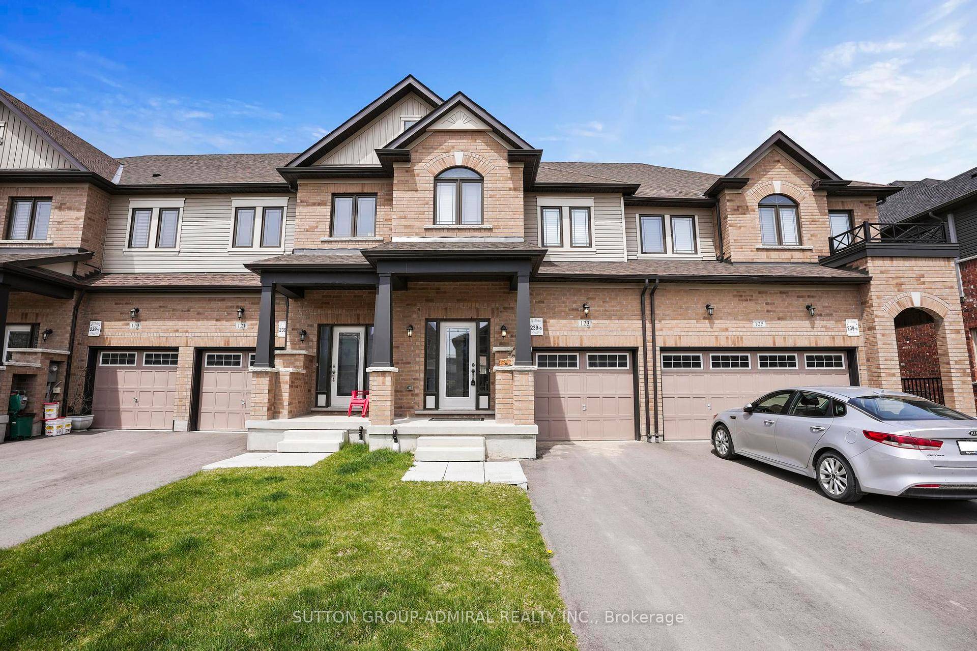 Gorgeous Freehold Townhome In The Desirable Treetops Community In Alliston.