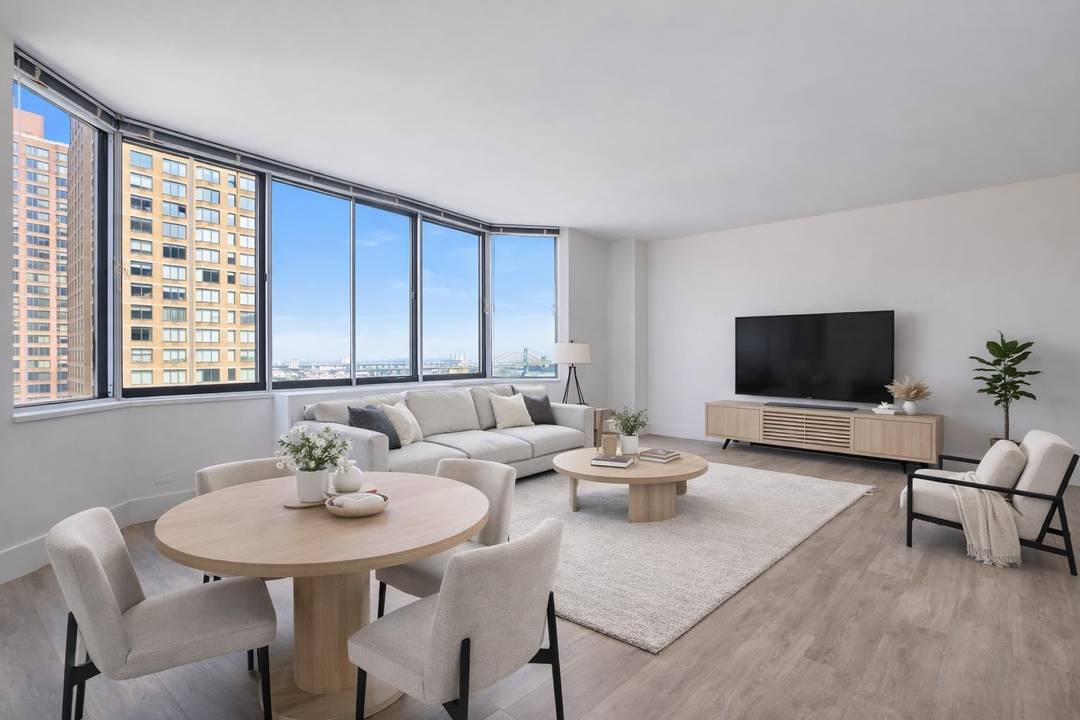Step into luxury with this expansive one bedroom apartment, perfectly situated in the heart of the Upper East Side.