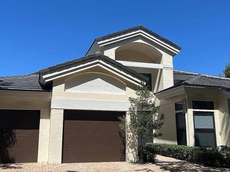 Set on a picturesque lakefront homesite a gorgeous large modern family home located in the heart of Boca Raton, rare combination of water views, moderndesign, and refined finishes that define ...
