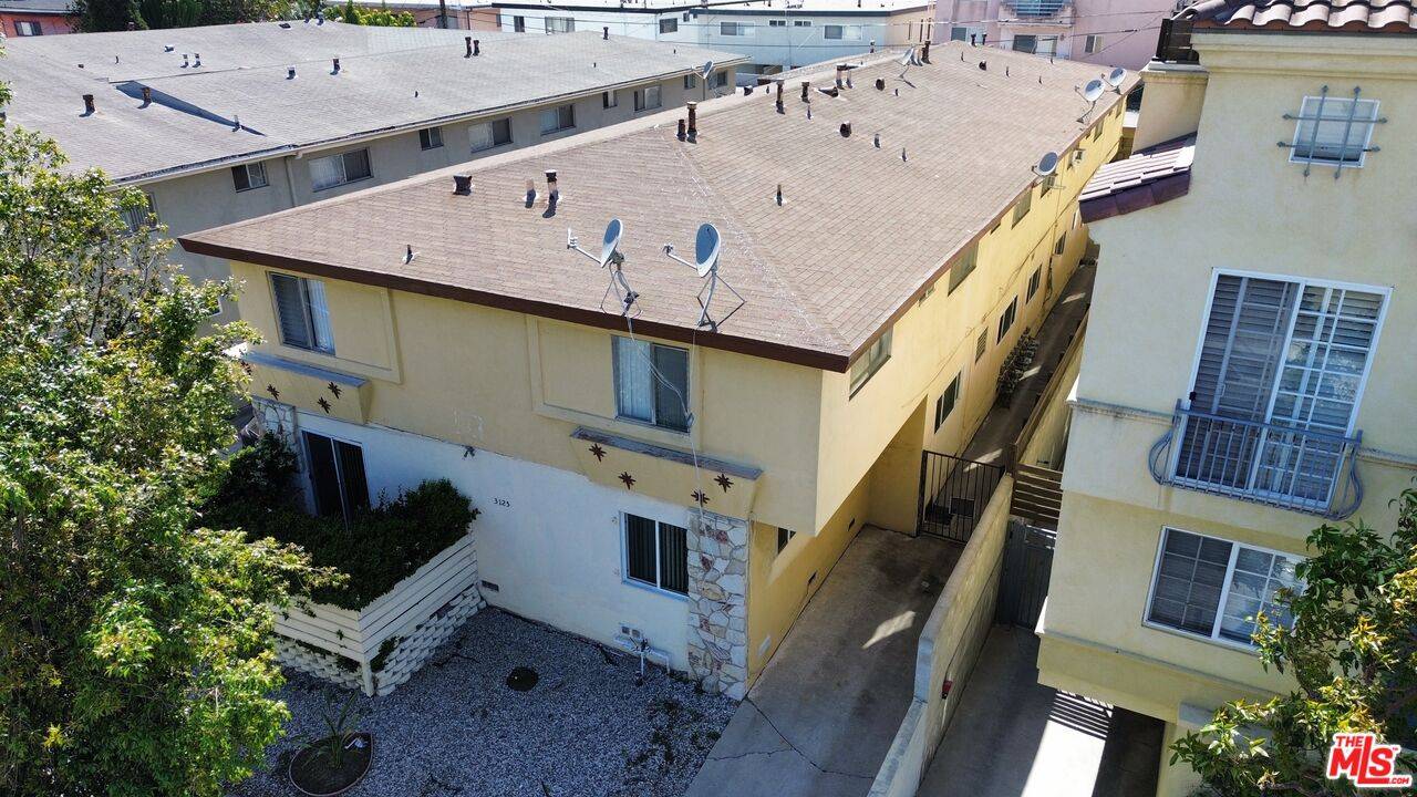 3125  S Durango Ave 16BR La
