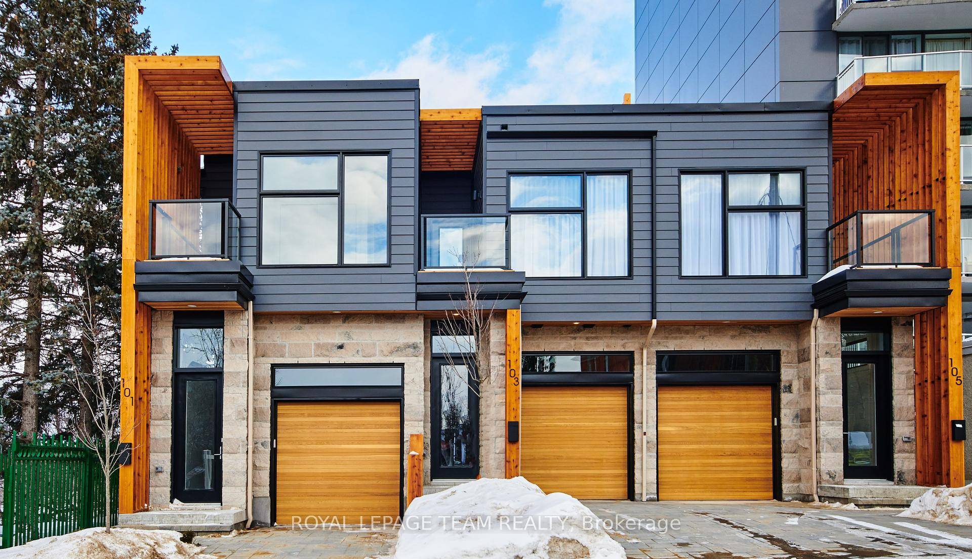 Nowhere else in the city promises the tranquility of a cottage, the convenience of a central location, and the aesthetic of innovative design like this home.