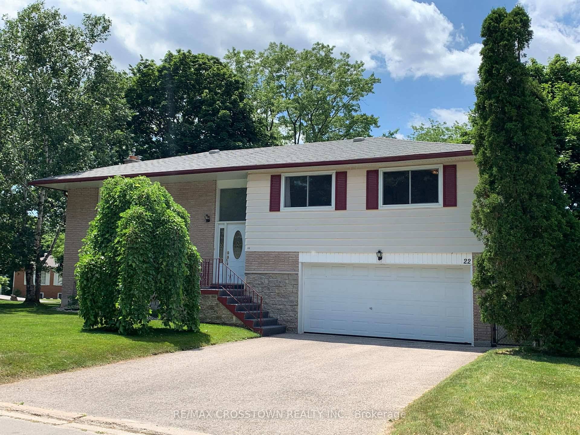 IN THE HEART OF DESIRABLE ALLANDALE WITHIN WALKING DISTANCE OF SCHOOL, REC CENTRE AND RESTAURANTS.